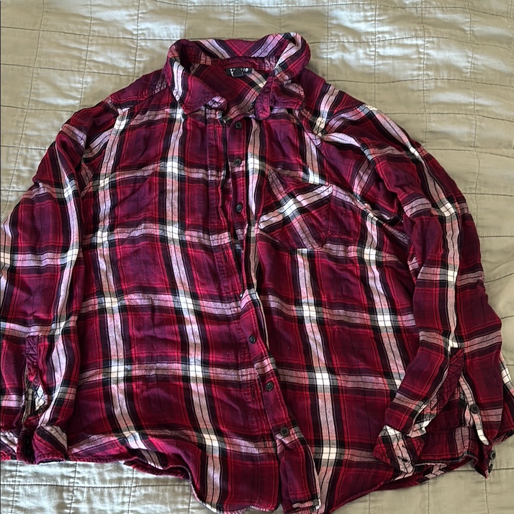 Women’s soft plaid button up